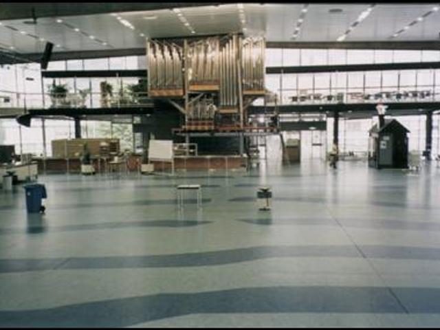                                     &raquo;inside - main hall&laquo;
                                            